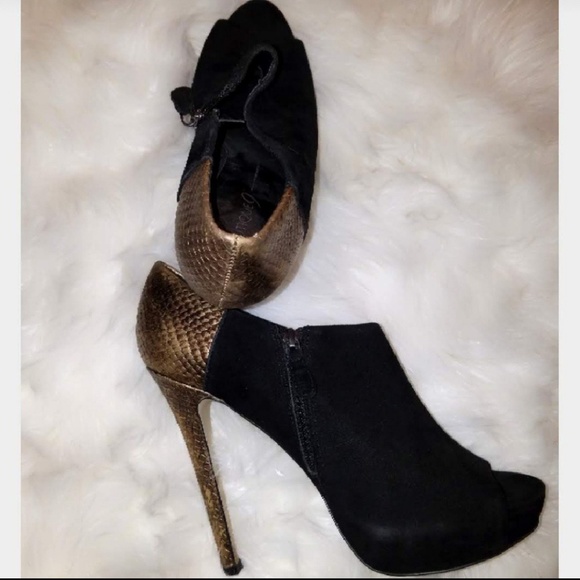 Boutique 9 Black & Gold Suede Platform Booties - Picture 3 of 4